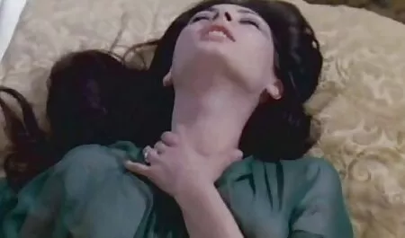 Heiße pornoseiten in hd Amateur Milfs in einem hausgemachten Dreier