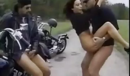 Spielst du bitte pornosdeutsch hd mit meinen Nippeln?