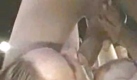 Er gratis hd porno hat zwei Babes.