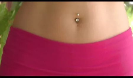 Die vollbusige Blondine fickt ihren schwarzen Freund hd handy porno