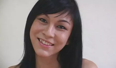 Süße Brünette zeigt Körper deutsche sex videos hd aus auf Cam