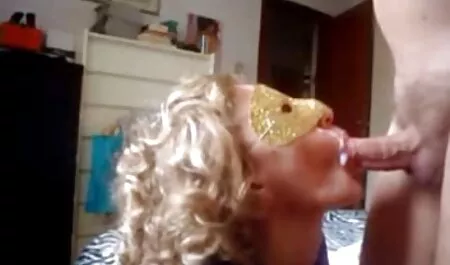 Vollbusige Brünette, die deutsche hd sexvideos auf ein Sperma wartet, von Blondelover